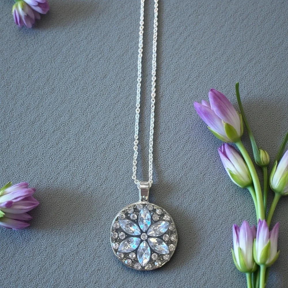 Vintage Costume Rhinestone Jewelry Assemblage: Floral Pendant Necklace